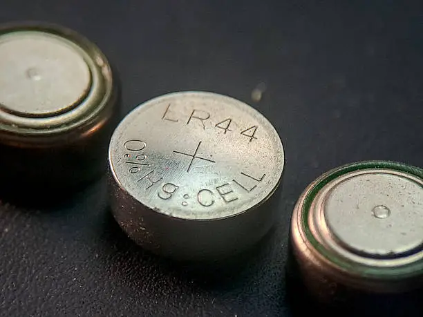 LR44 电池芯的规格